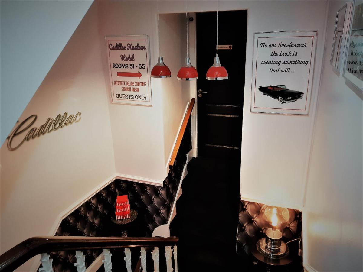 Cadillac Kustomz Hotel - Breakfast Available Ротсей Экстерьер фото